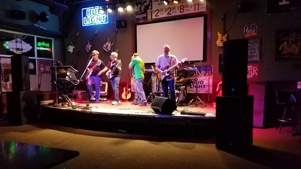 Two Fine Irishmen | restaurant | 18101 R Plaza, Omaha, NE 68135, USA | 4029333990 OR +1 402-933-3990