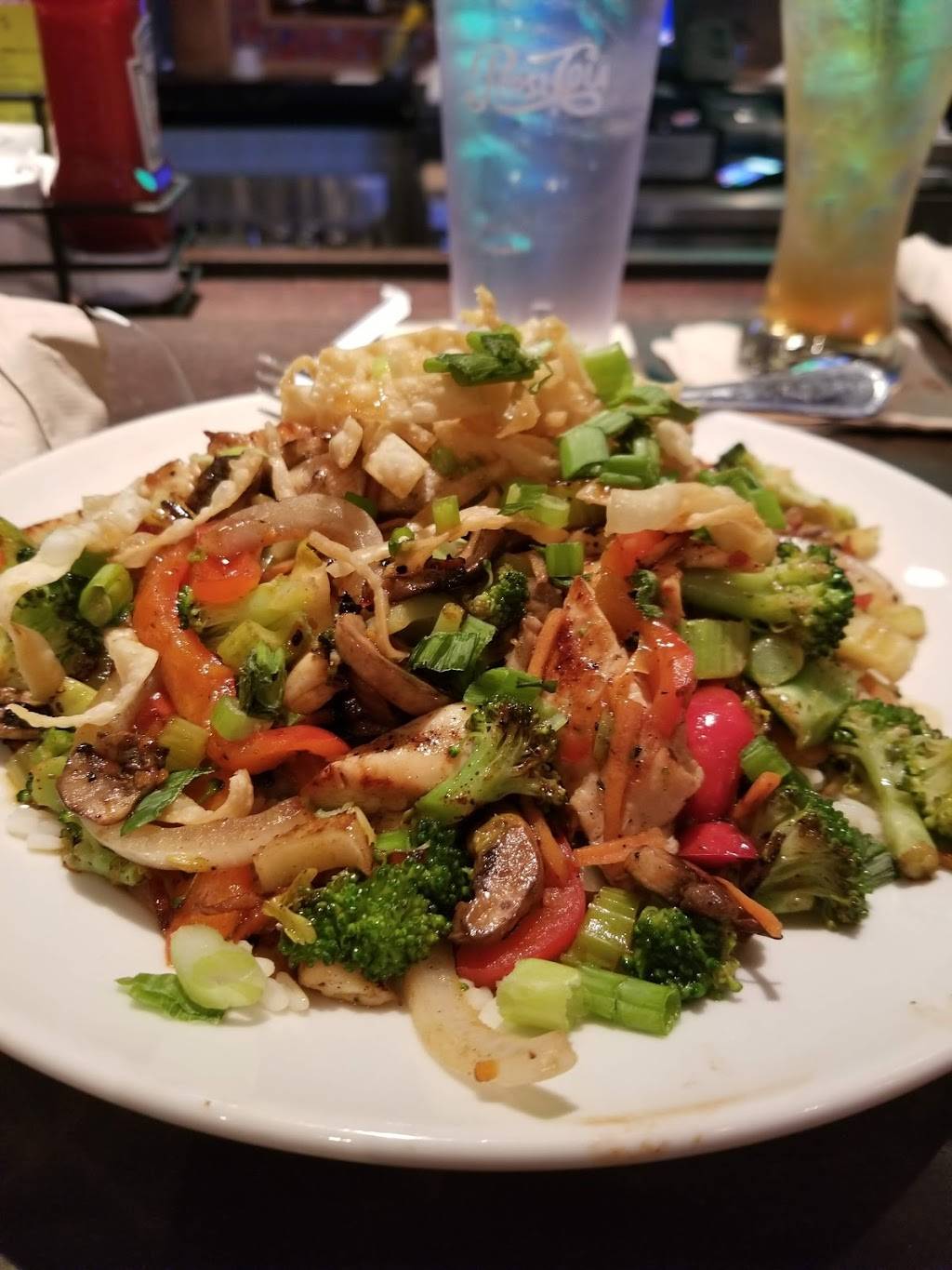 Applebees Grill + Bar | restaurant | 11605 TX-1604 Loop, San Antonio, TX 78254, USA | 2106953611 OR +1 210-695-3611