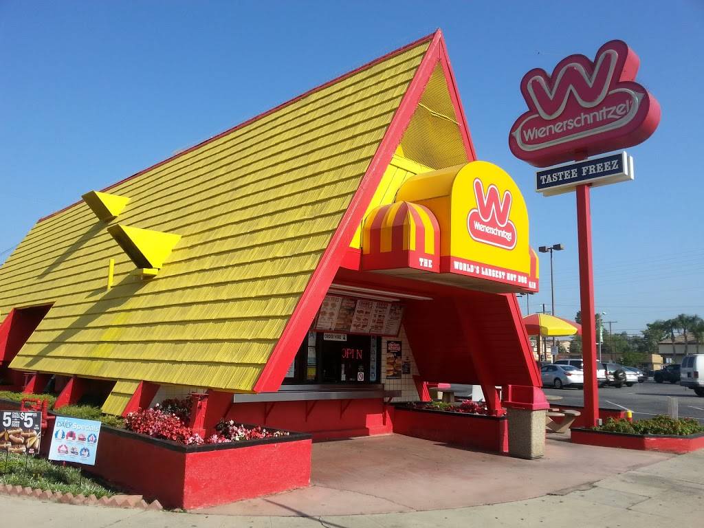Wienerschnitzel | restaurant | 5135 Laurel Canyon Blvd, Valley Village, CA 91607, USA | 8185069086 OR +1 818-506-9086