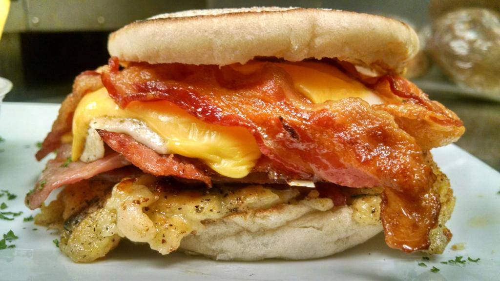 McDonaghs Pub | restaurant | 2 W Front St, Keyport, NJ 07735, USA | 7322640999 OR +1 732-264-0999