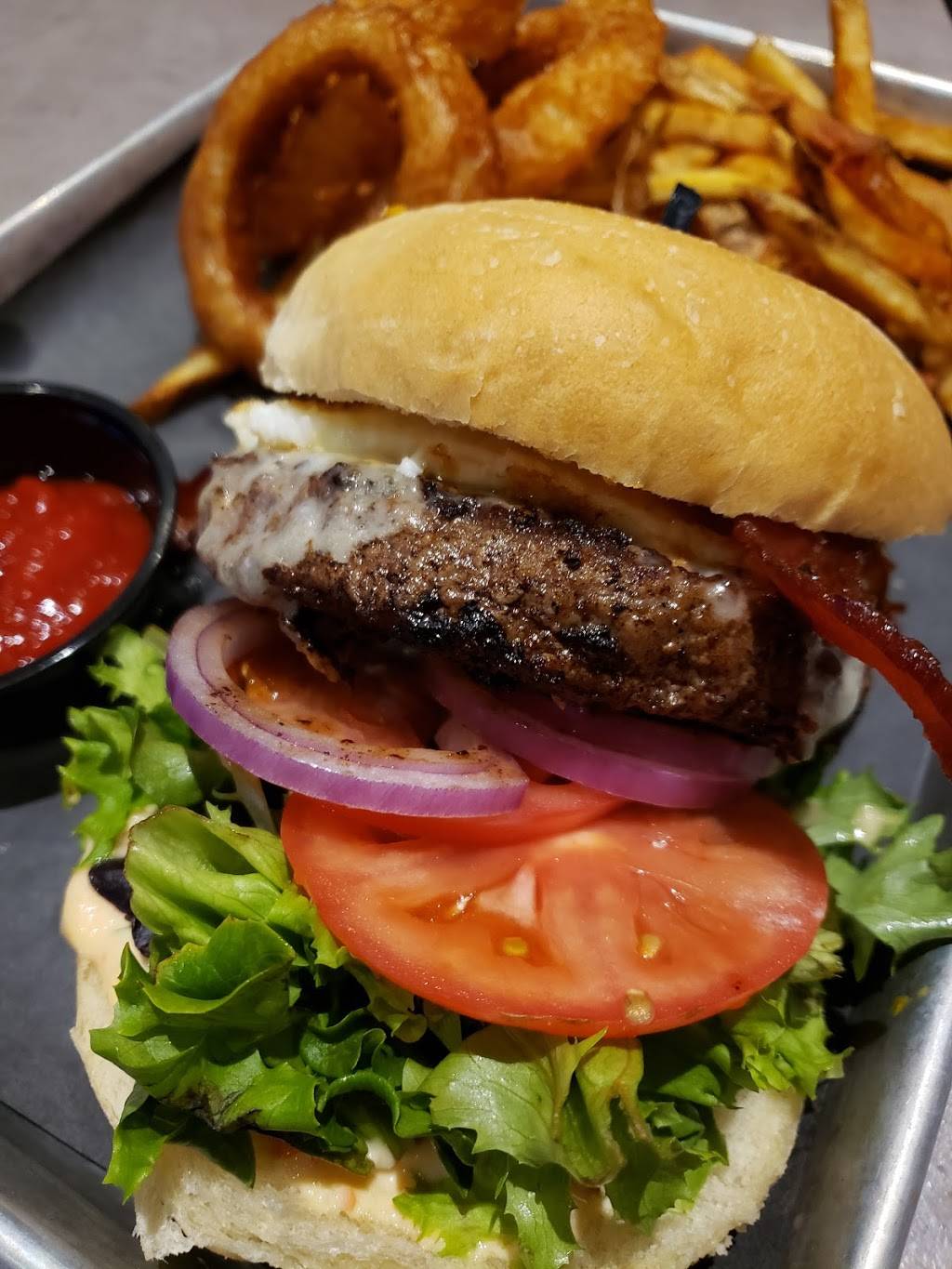 Graze Burgers | restaurant | 125 Bruce St, Sevierville, TN 37862, USA | 8653663775 OR +1 865-366-3775