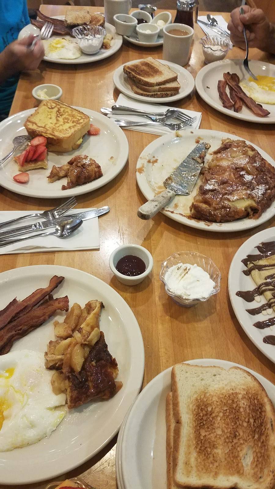 Apple Villa Famous Pancakes - Catering | restaurant | 3101 Barrington Rd, Hoffman Estates, IL 60192, USA | 8477652000 OR +1 847-765-2000