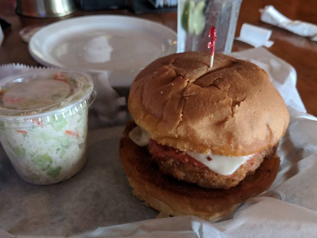 The Tropics | restaurant | 301 North Point Dr, Winthrop Harbor, IL 60096, USA | 8477460600 OR +1 847-746-0600