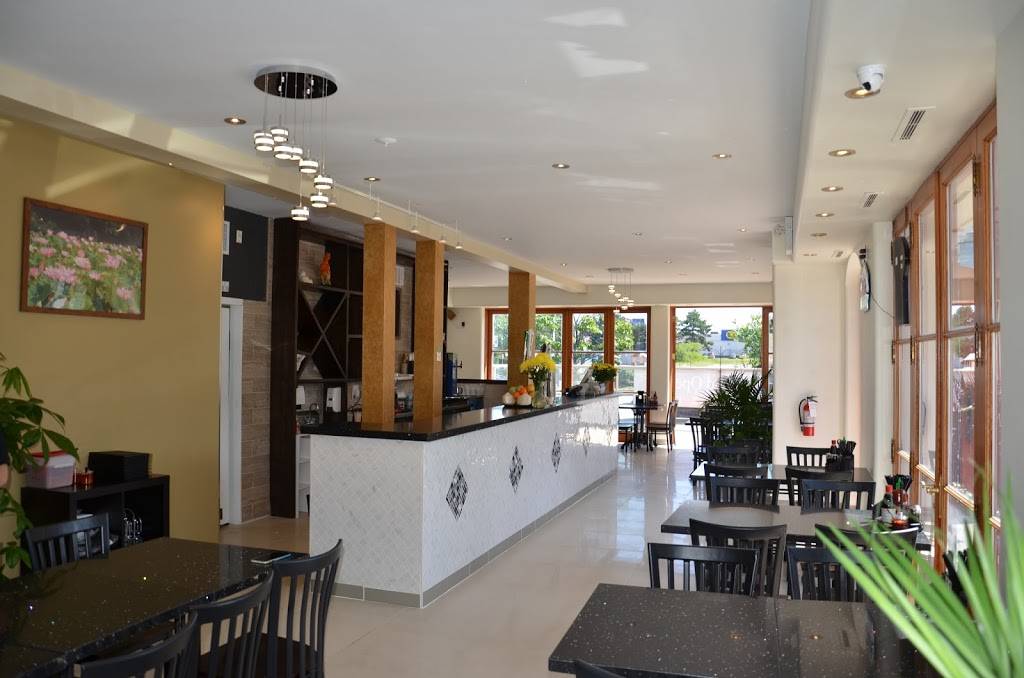 Ginger Pho | restaurant | 2590 Weston Rd, North York, ON M9N 2A9, Canada | 4162418787 OR +1 416-241-8787