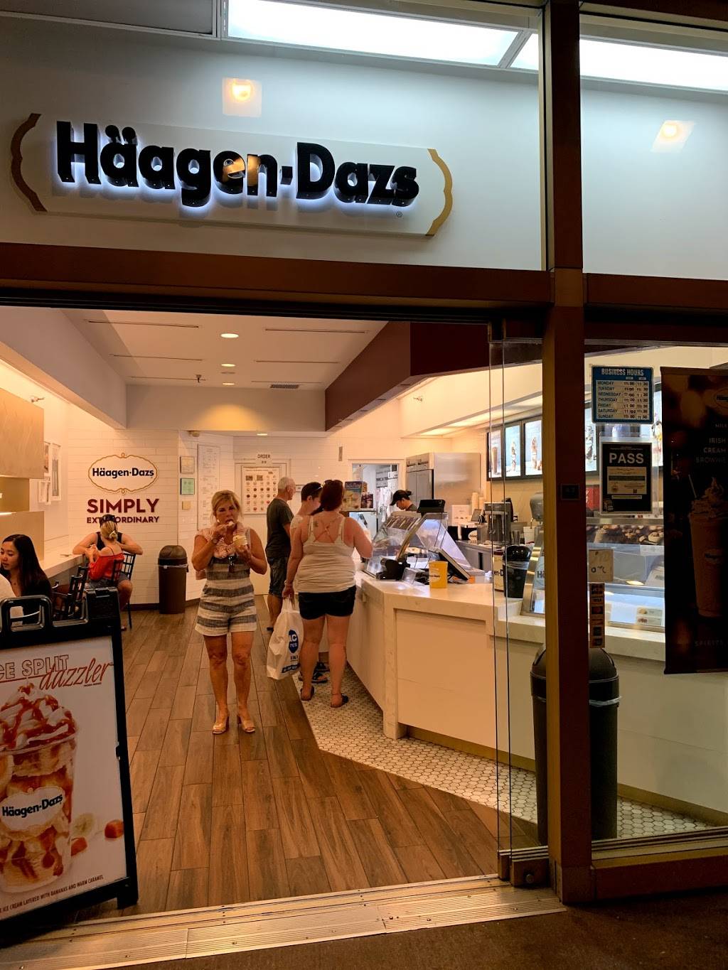 Häagen-Dazs | restaurant | Sheraton Princess Kaiulani, 2344 Kalakaua Ave, Honolulu, HI 96815, USA | 8089249336 OR +1 808-924-9336