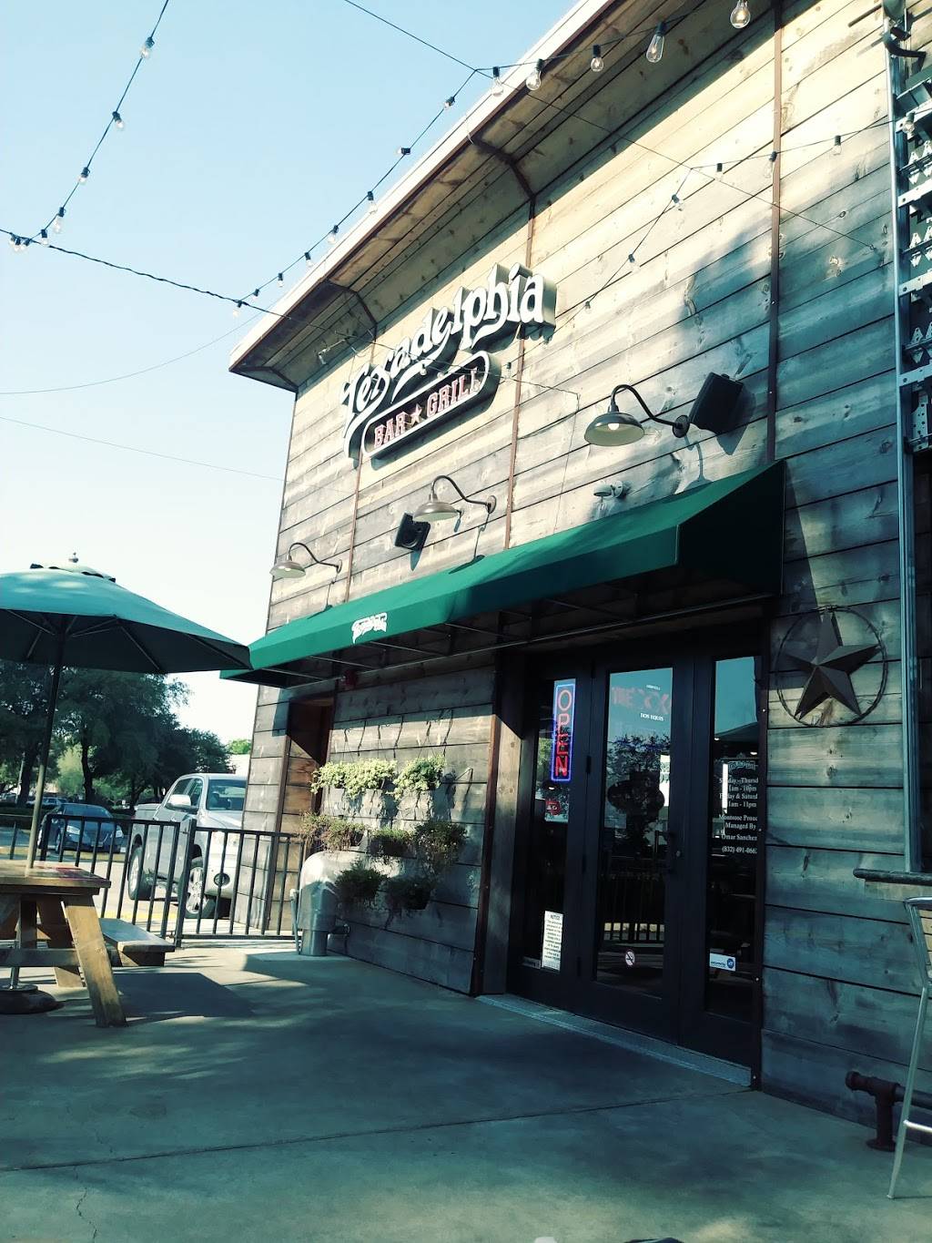 Texadelphia | restaurant | 3407 Montrose Blvd Suite A8, Houston, TX 77006, USA | 8324910662 OR +1 832-491-0662