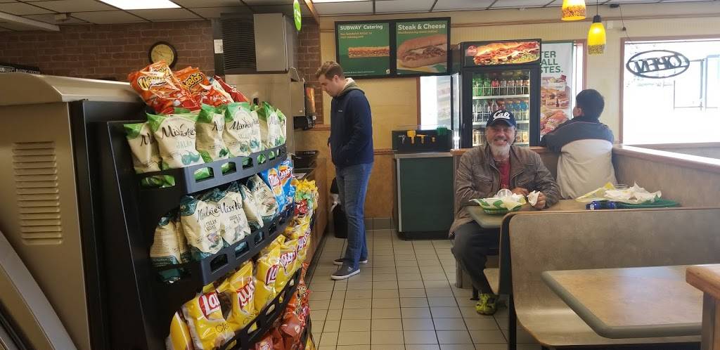 Subway | restaurant | 8952 SW Barbur Blvd, Portland, OR 97219, USA | 5032450337 OR +1 503-245-0337