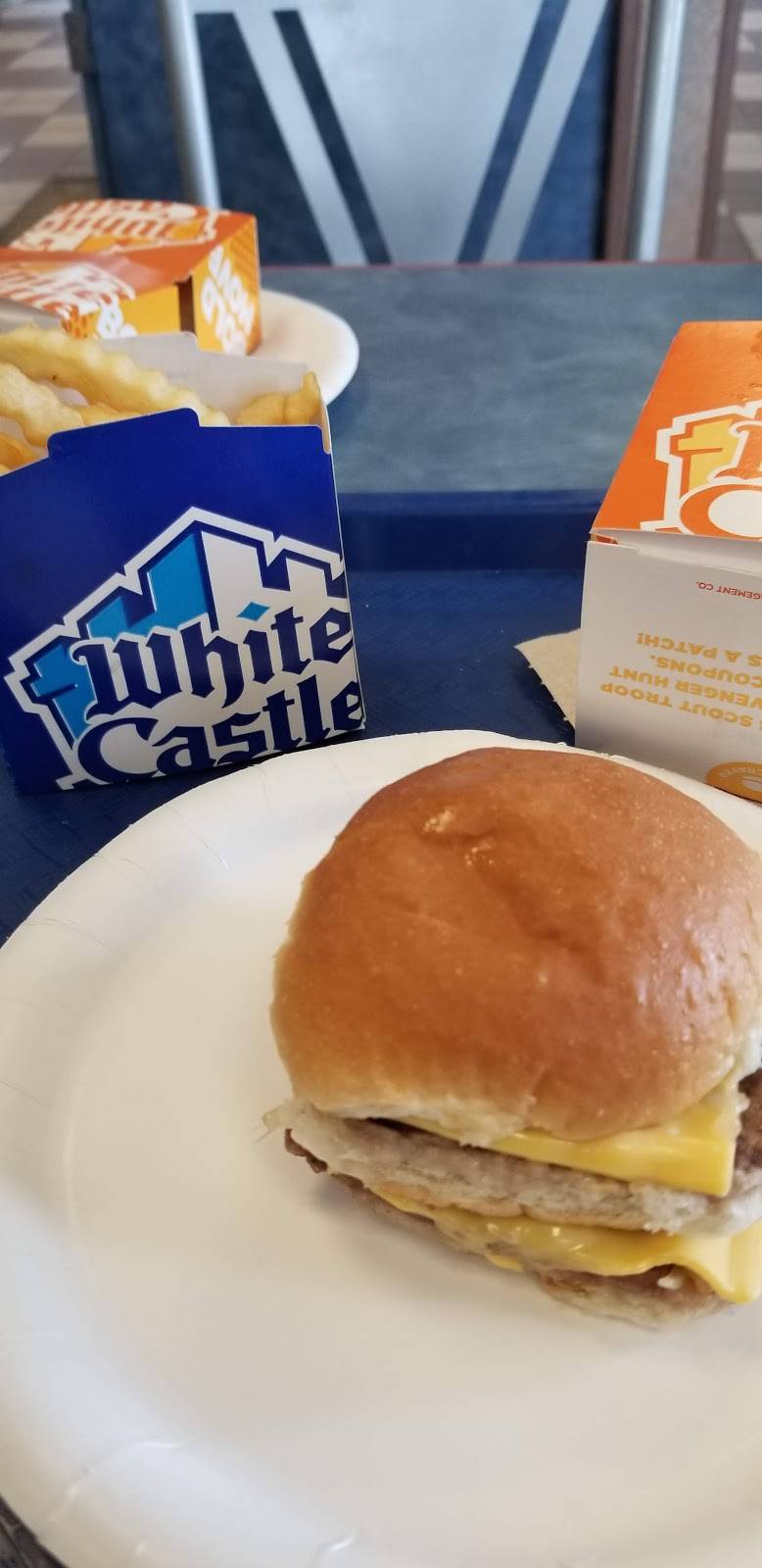 White Castle | restaurant | 448 Versailles Rd, Frankfort, KY 40601, USA | 8008432728 OR +1 800-843-2728