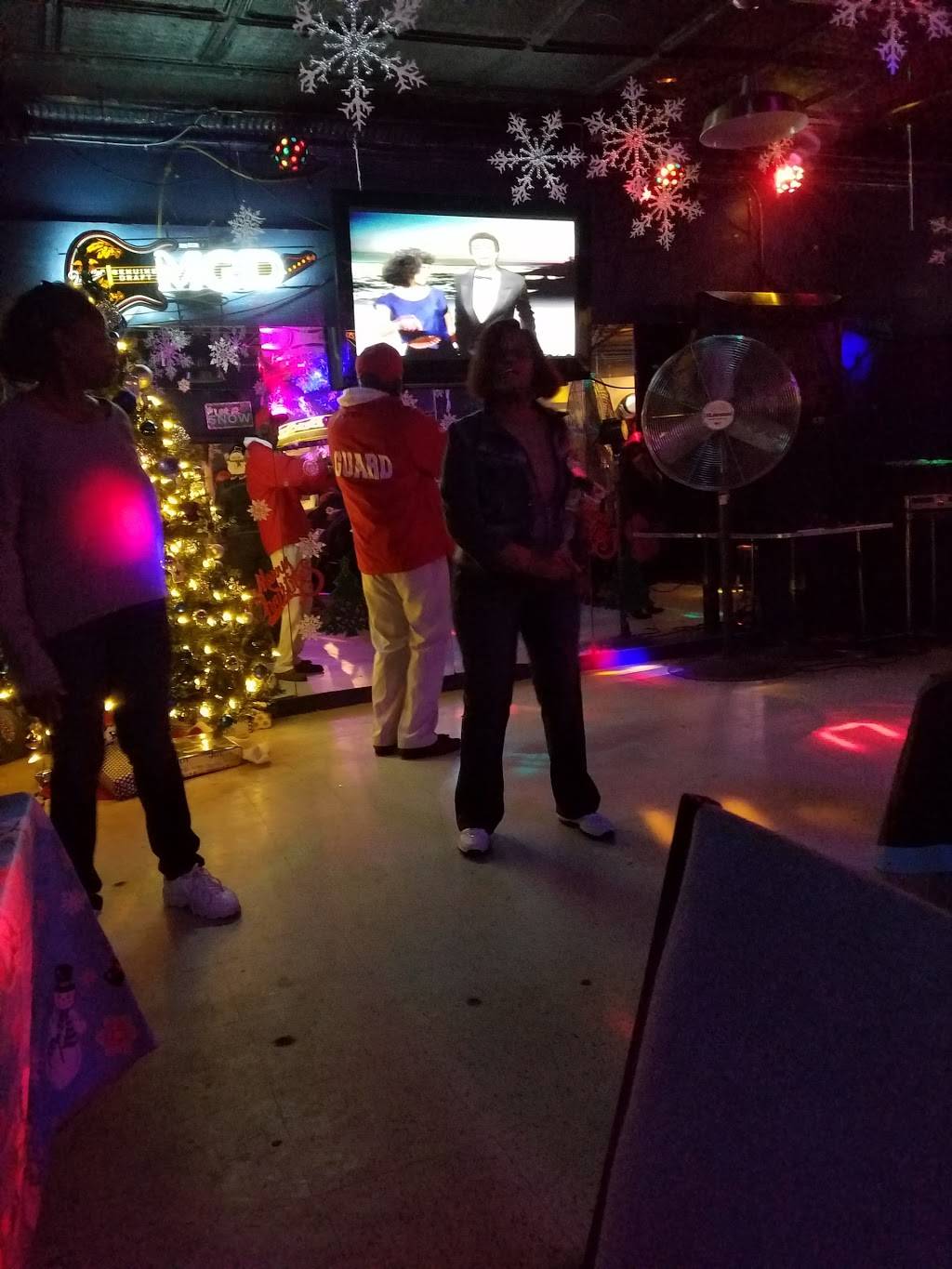 Playmates Diner/Event center | night club | 5004 Hohen Ave, Dallas, TX 75215, USA | 9033057468 OR +1 903-305-7468