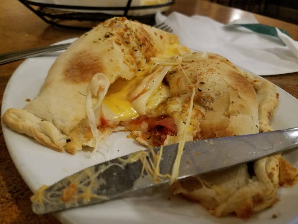 Johns Pizzaria | restaurant | 221 N Franklin St, Port Washington, WI 53074, USA | 2622845581 OR +1 262-284-5581