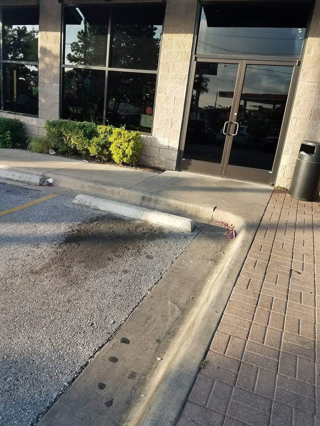 Starbucks | cafe | 2300 S IH 35 Frontage Rd South, Austin, TX 78704, USA | 5127070039 OR +1 512-707-0039