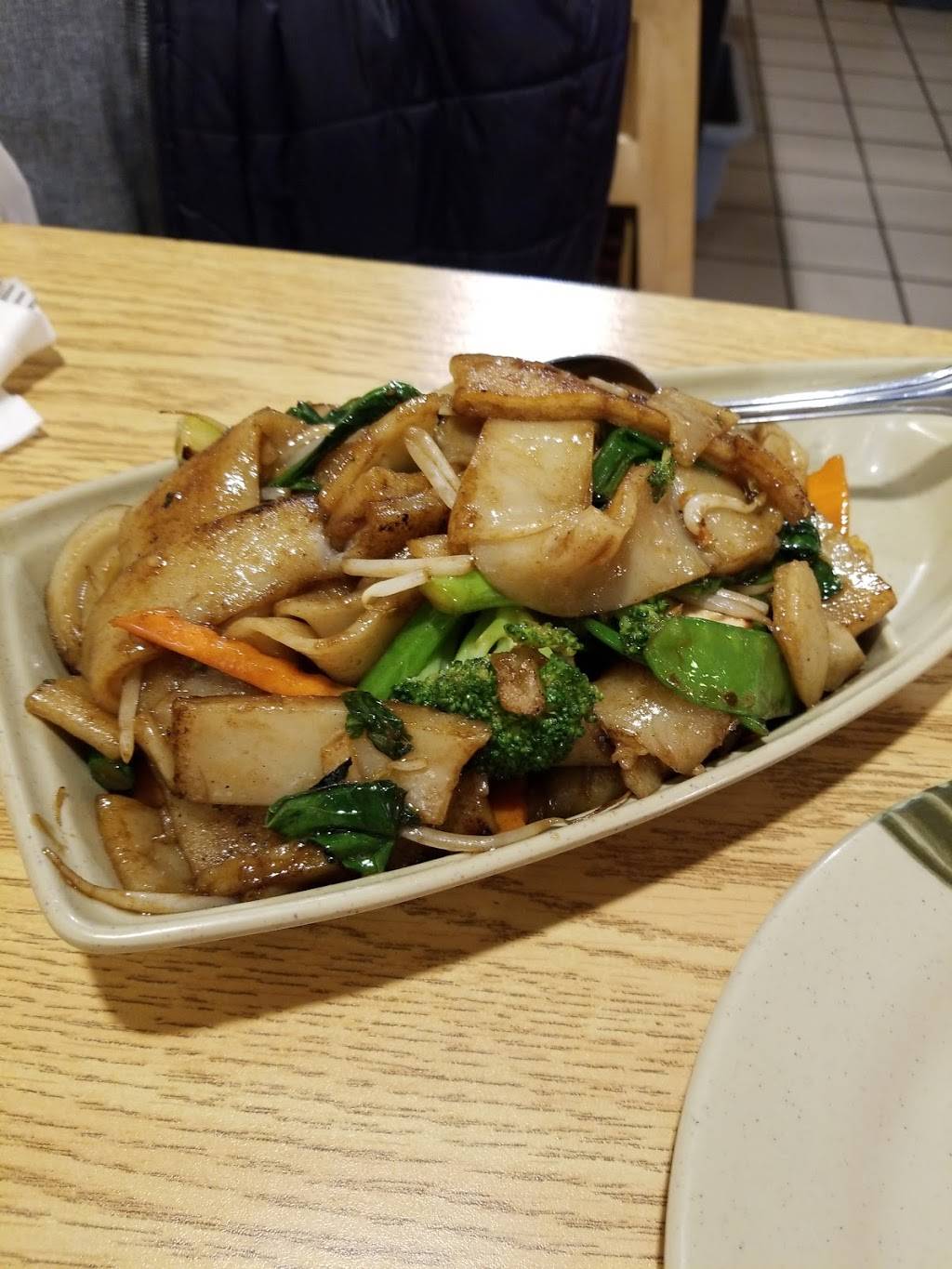 Yummy Yummy Asian Cuisine | meal delivery | 2901 N Broadway, Chicago, IL 60657, USA | 7735256677 OR +1 773-525-6677