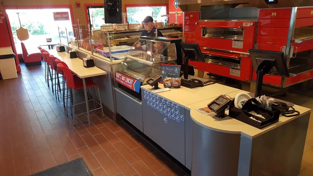 Dominos Pizza | meal delivery | 8 School St, Freeport, ME 04032, USA | 2078696000 OR +1 207-869-6000