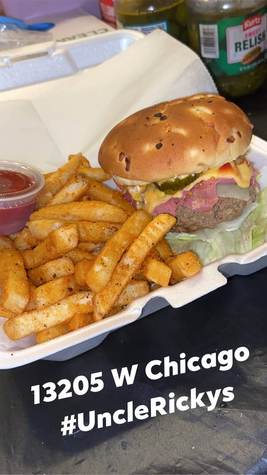 Uncle Rickys | restaurant | 13205 W Chicago, Detroit, MI 48228, USA | 2487788984 OR +1 248-778-8984