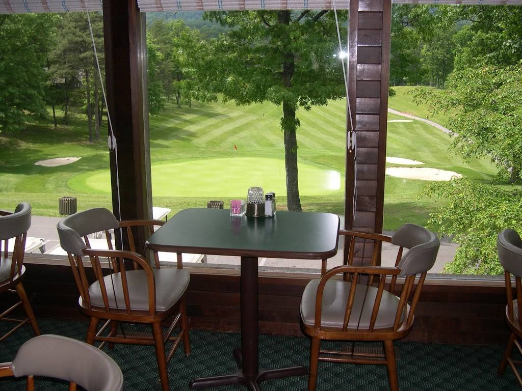 The Clubhouse Grille & Pub | restaurant | 109 Clubhouse Ridge, Hedgesville, WV 25427, USA | 3047543482 OR +1 304-754-3482