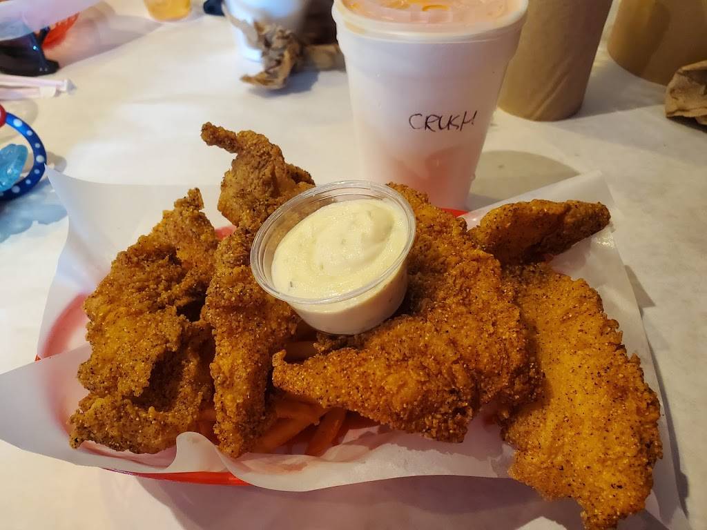 Crawfish House | restaurant | 9826 16th Ave SW, Seattle, WA 98106, USA | 2065881613 OR +1 206-588-1613