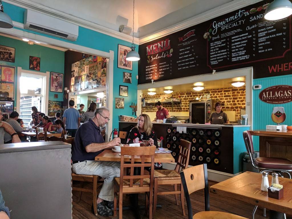Brown Dog Deli | restaurant | 40 Broad St, Charleston, SC 29401, USA | 8438538081 OR +1 843-853-8081