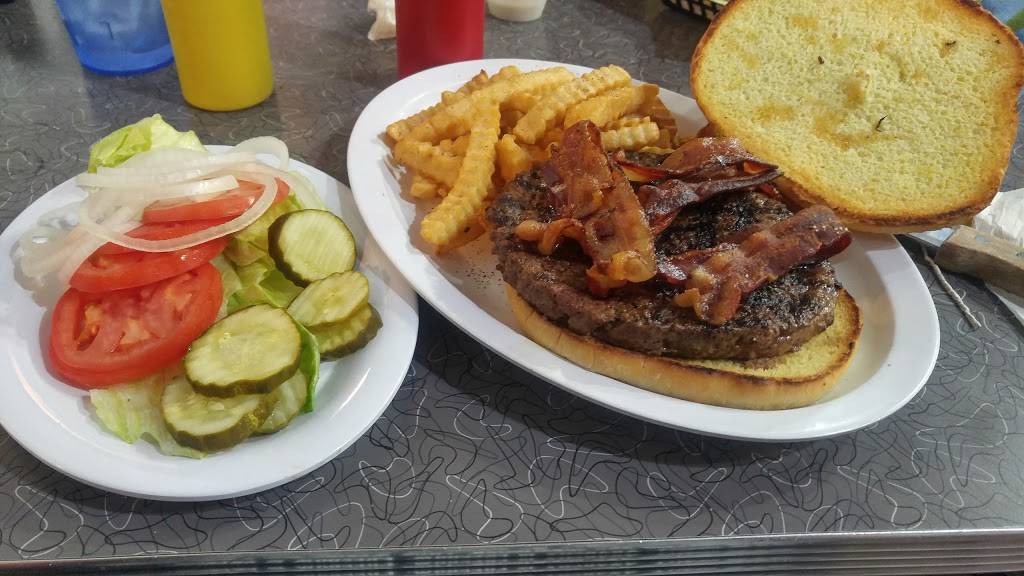 The Knuckle Sandwich | restaurant | 9500 IN-144, Martinsville, IN 46151, USA | 3174225767 OR +1 317-422-5767