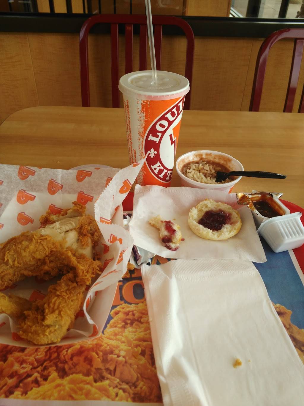 Popeyes Louisiana Kitchen | restaurant | 2451 Chillum Rd, Avondale, MD 20782, USA | 3012778991 OR +1 301-277-8991