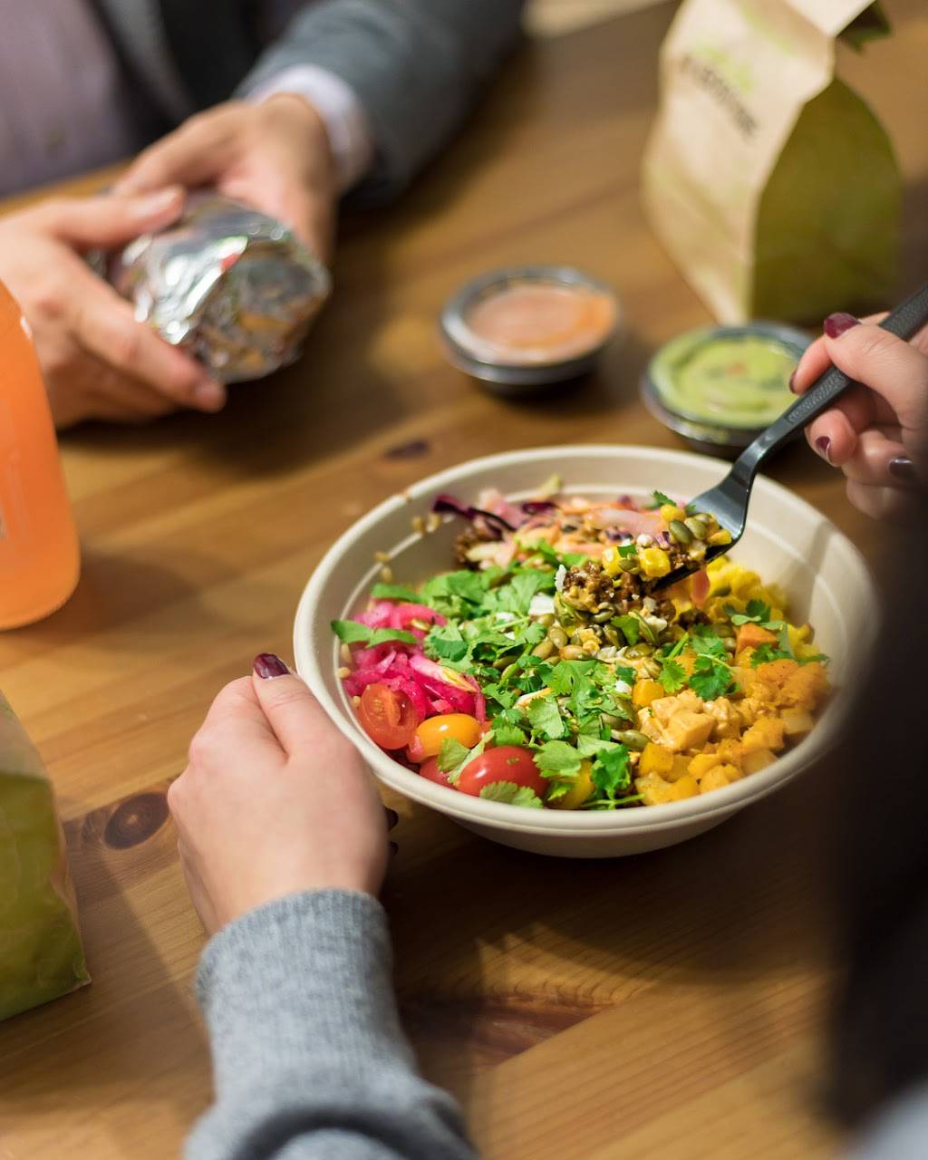 Mucho Burrito Fresh Mexican Grill | restaurant | 4195 King St E Building B Unit 102, Kitchener, ON N2P 0C1, Canada | 5196532777 OR +1 519-653-2777