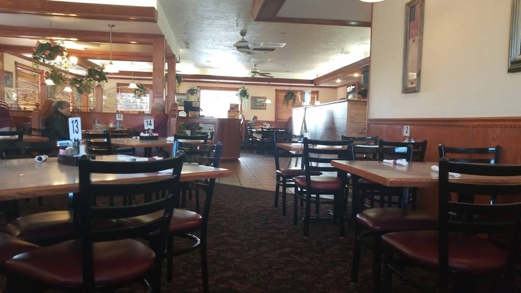 Country Kitchen | restaurant | 1025 W Spresser St, Taylorville, IL 62568, USA | 2178243111 OR +1 217-824-3111