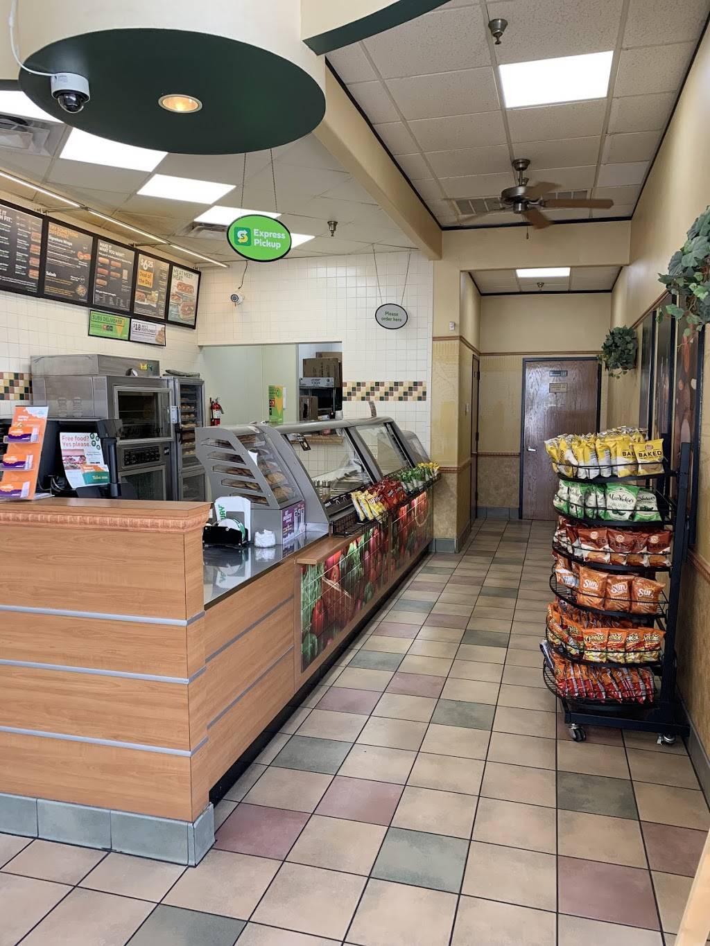 Subway | restaurant | 1901 Taylor St, Houston, TX 77007, USA | 7138610636 OR +1 713-861-0636