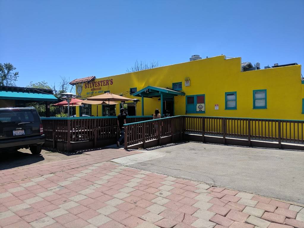 Sylvesters Burgers | restaurant | 6455 El Camino Real, Atascadero, CA 93422, USA | 8054667591 OR +1 805-466-7591