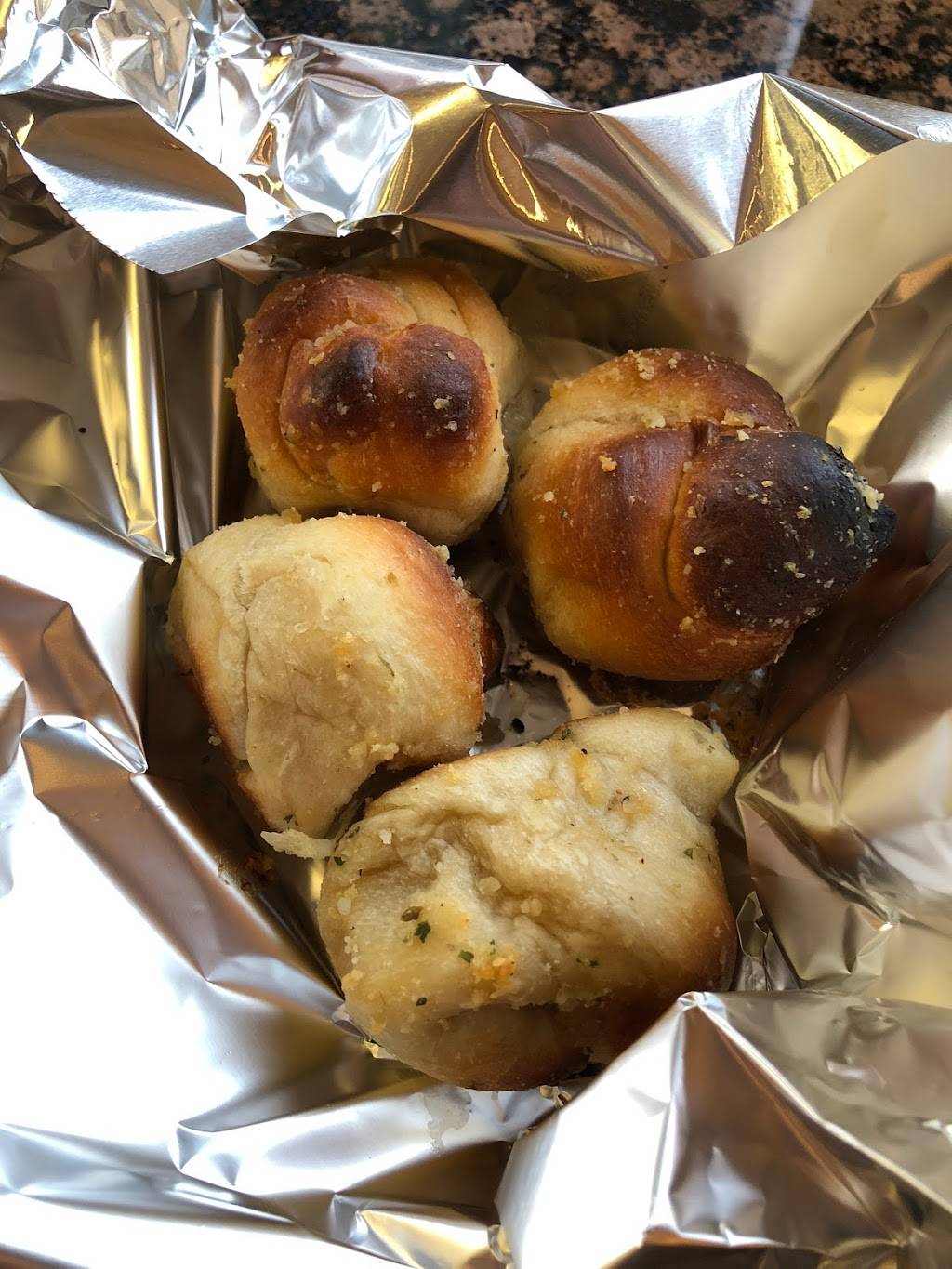 Rays Traditional Pizza | restaurant | 28 Union Ave, Cresskill, NJ 07626, USA | 2012666660 OR +1 201-266-6660