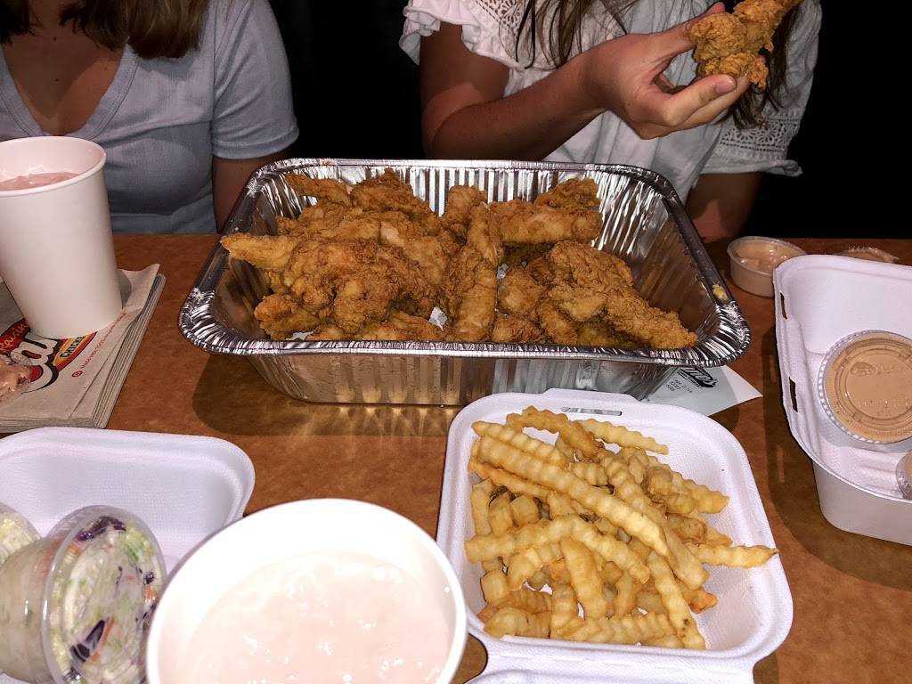 Raising Cane’s Chicken Fingers | restaurant | 303 Vista Village Dr, Vista, CA 92083, USA | 7606396086 OR +1 760-639-6086