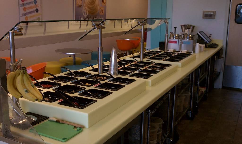 TCBY | bakery | 20385 Mack Ave, Grosse Pointe Woods, MI 48236, USA | 3138815608 OR +1 313-881-5608