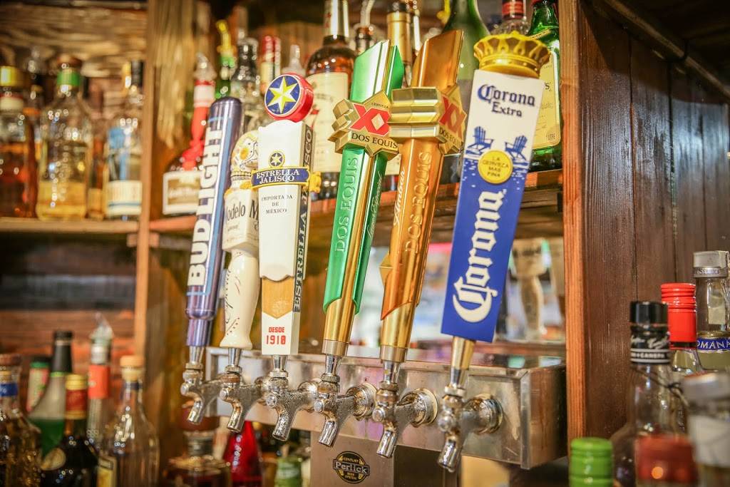 Damians | restaurant | 2075 W Orangeburg Ave, Modesto, CA 95350, USA | 2095263800 OR +1 209-526-3800