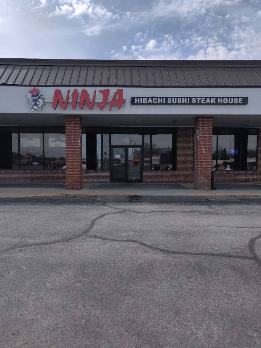 Ninja hibachi sushi steak house | restaurant | 1080 S Main St, Bowling Green, OH 43402, USA | 4198194313 OR +1 419-819-4313