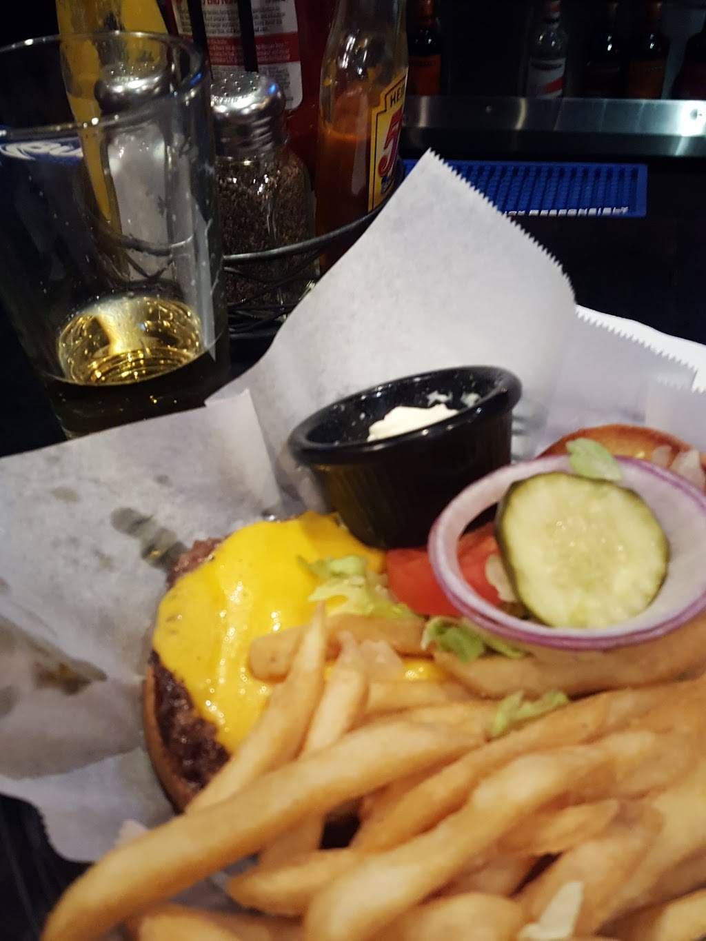 1 Hundred West | restaurant | 100 W 76th St, Davenport, IA 52806, USA | 5633866900 OR +1 563-386-6900