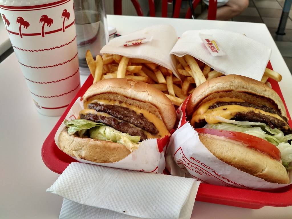 In-N-Out Burger | restaurant | 78611 CA-111, La Quinta, CA 92253, USA | 8007861000 OR +1 800-786-1000