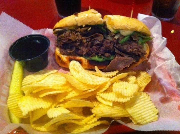 Hollys Restaurant & Pub | restaurant | 3705 Franklin St, Michigan City, IN 46360, USA | 2198795124 OR +1 219-879-5124