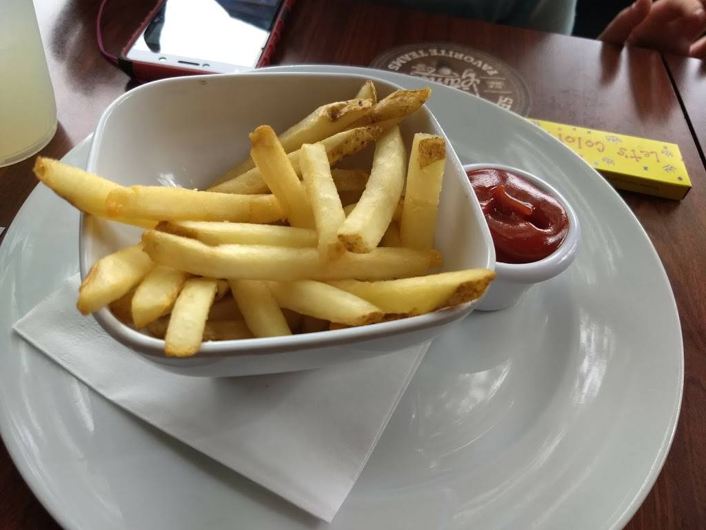 Faultline Brewing Company | restaurant | 1235 Oakmead Pkwy, Sunnyvale, CA 94085, USA | 4087362739 OR +1 408-736-2739