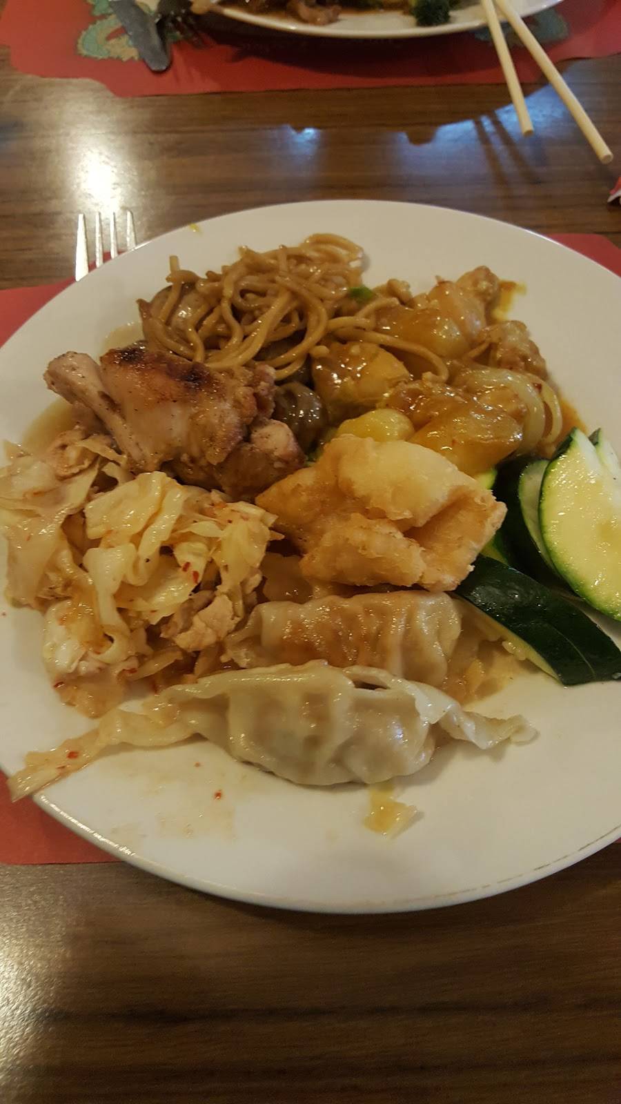 Chinese Pagoda | restaurant | 7200 W North Ave, Wauwatosa, WI 53213, USA | 4147748400 OR +1 414-774-8400