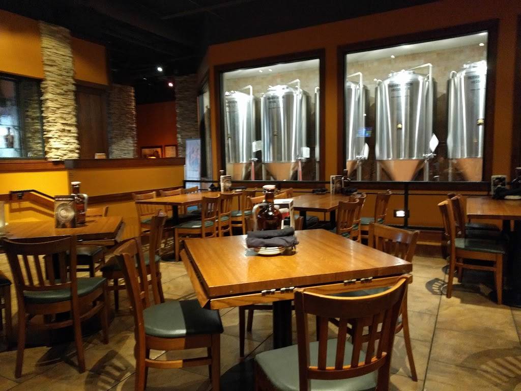 Granite City Food & Brewery | restaurant | 230 Conference Center Dr, East Peoria, IL 61611, USA | 3096998080 OR +1 309-699-8080