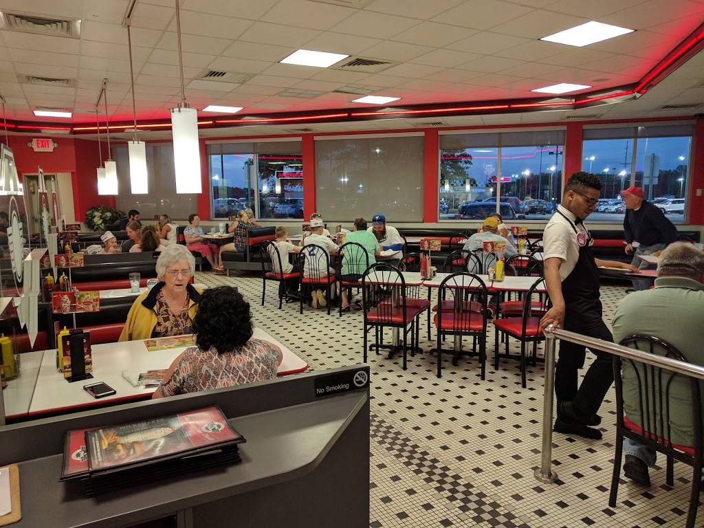 Steak n Shake | restaurant | 80 Homer M Adams Pkwy, Alton, IL 62002, USA | 6182080571 OR +1 618-208-0571