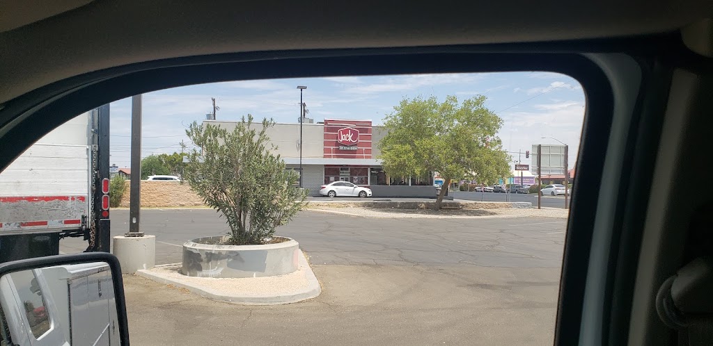 Jack in the Box | restaurant | 666 N Imperial Ave, El Centro, CA 92243, USA | 7603534462 OR +1 760-353-4462