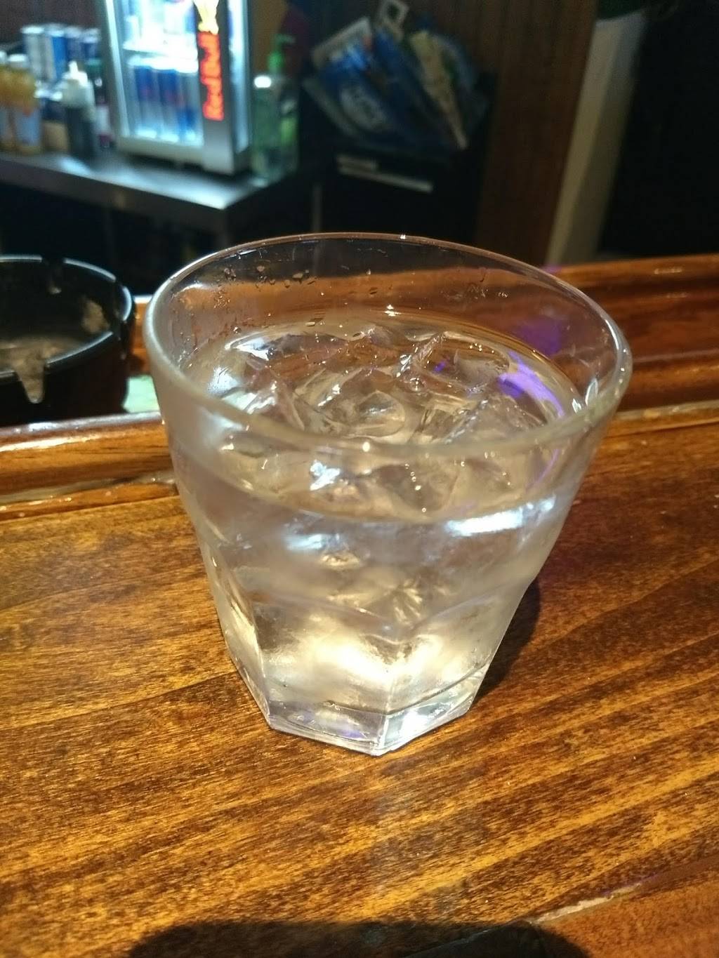 Hennessys Bar & Grille | restaurant | 3980 Tampa Rd, Oldsmar, FL 34677, USA | 8138542255 OR +1 813-854-2255