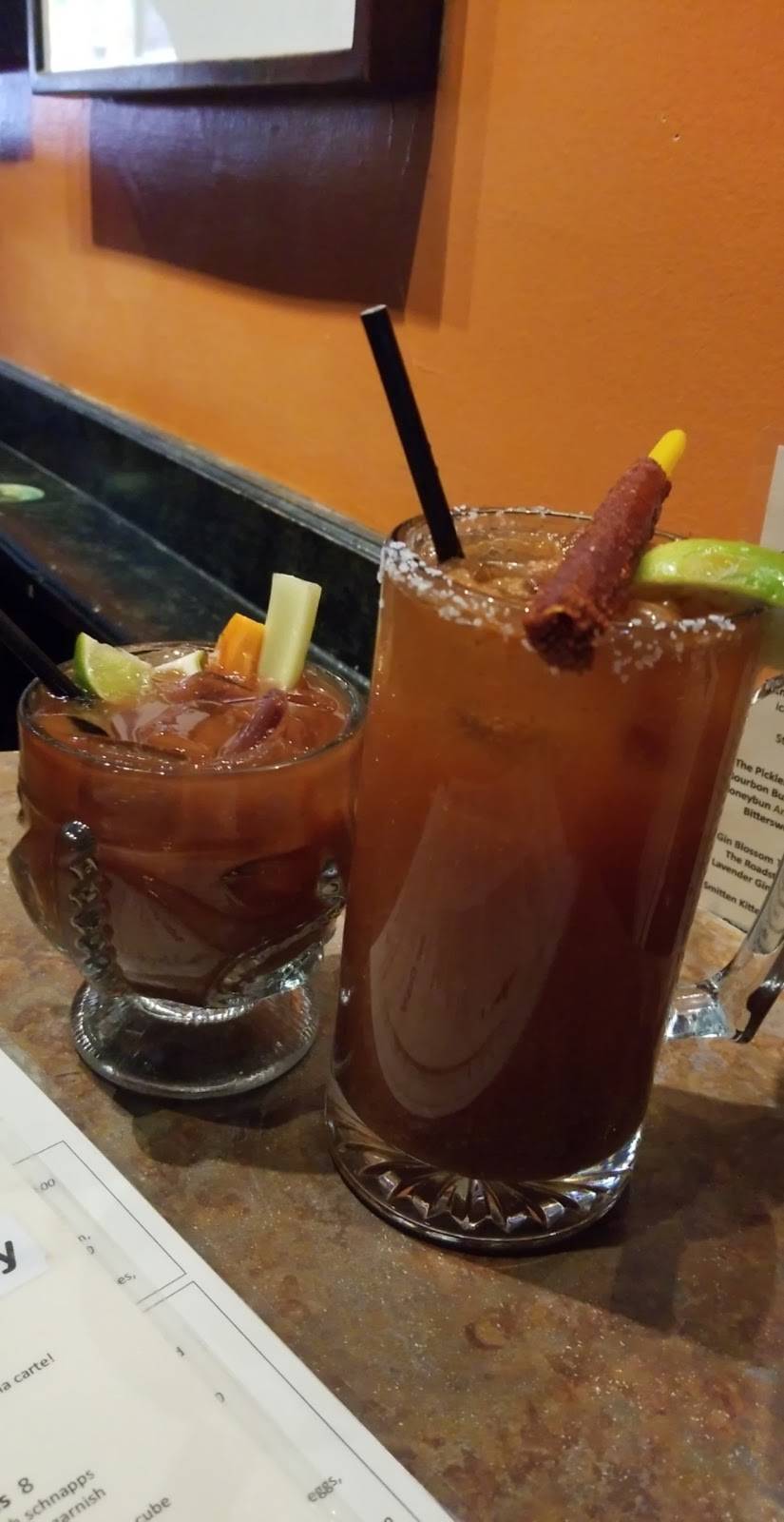 Big Chicks | night club | 5024 N Sheridan Rd, Chicago, IL 60640, USA | 7737285511 OR +1 773-728-5511