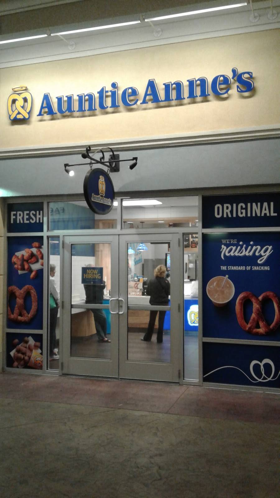 Auntie Annes | restaurant | 1155 Buck Creek Rd spc f623, Simpsonville, KY 40067, USA | 5024051055 OR +1 502-405-1055