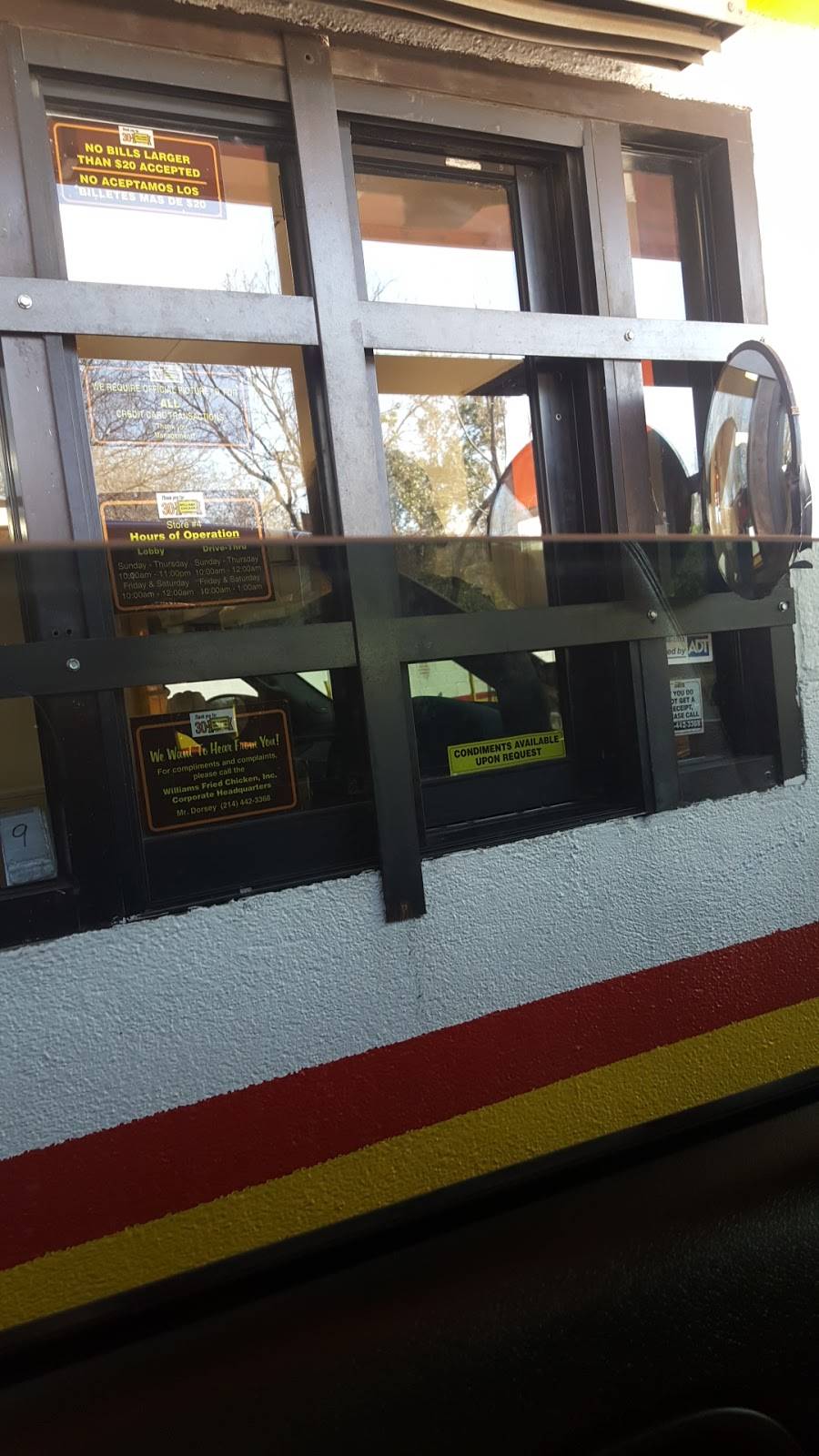 Williams Fried Chicken | restaurant | 4243 S Westmoreland Rd, Dallas, TX 75233, USA | 2143304228 OR +1 214-330-4228