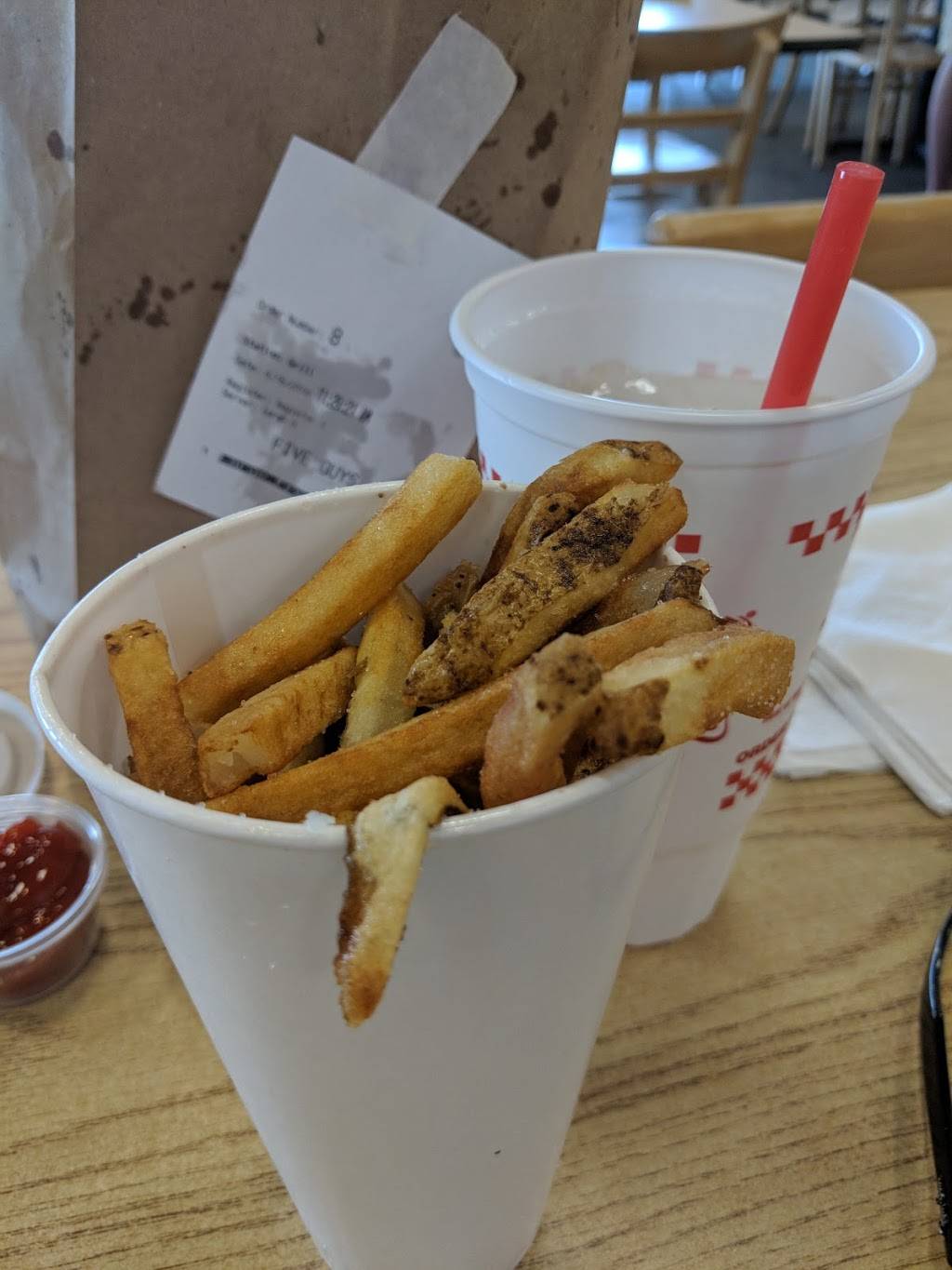 Five Guys | meal takeaway | 3124 Kathleen Ave, Greensboro, NC 27408, USA | 3368562201 OR +1 336-856-2201