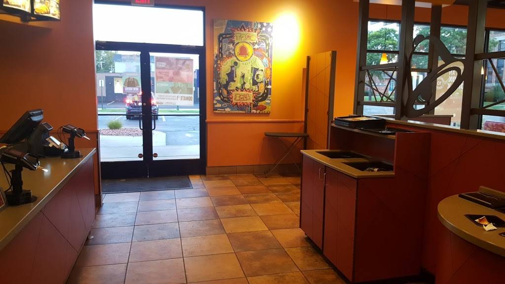 Taco Bell | meal takeaway | 2260 Coolidge Hwy, Berkley, MI 48072, USA | 2485455534 OR +1 248-545-5534