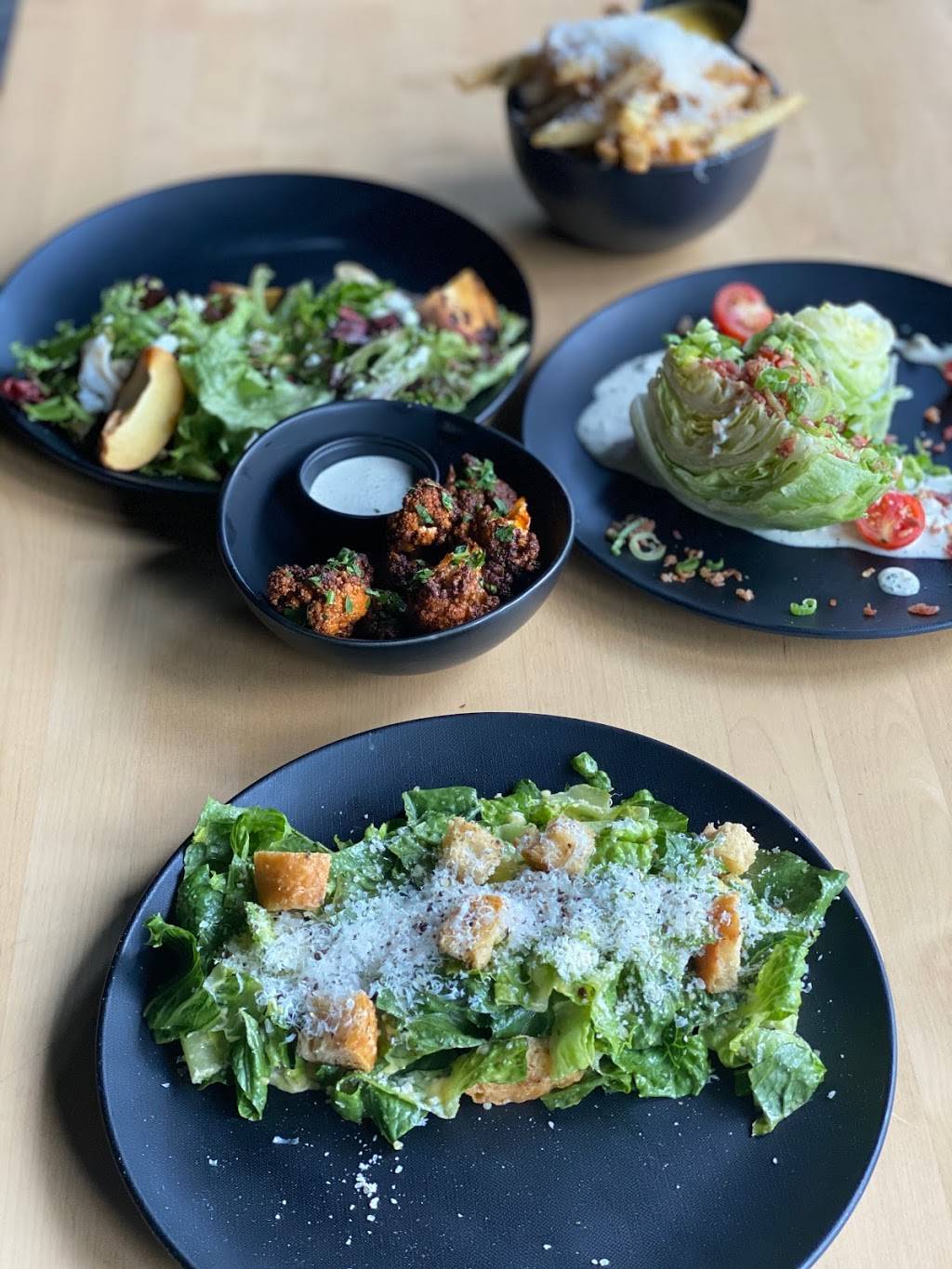 St. Clair Social | restaurant | 302 S St Clair St, Pittsburgh, PA 15206, USA | 4126001572 OR +1 412-600-1572