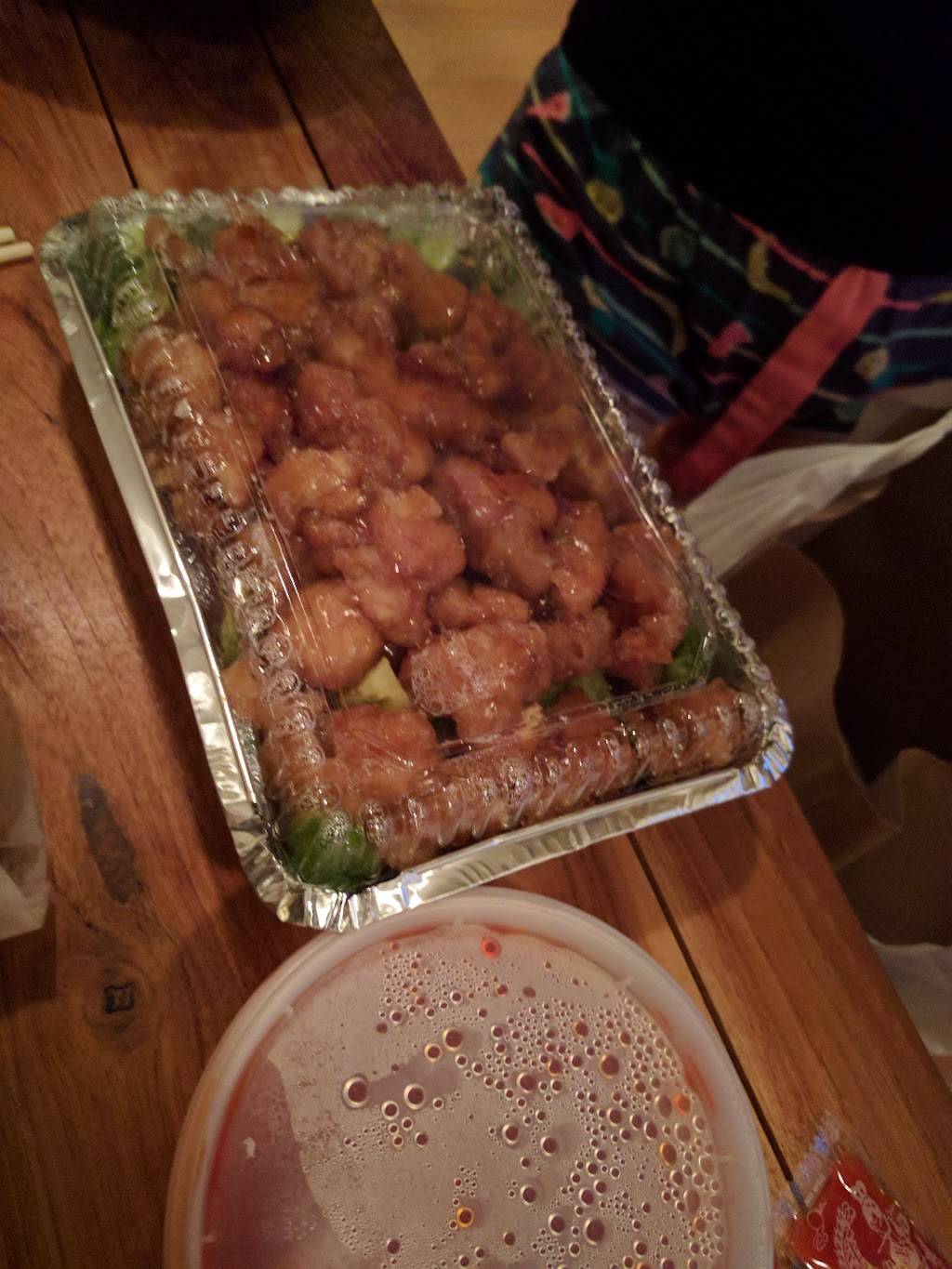 Golden Hing | restaurant | 1082 Bedford Ave # 1, Brooklyn, NY 11216, USA | 7183992848 OR +1 718-399-2848