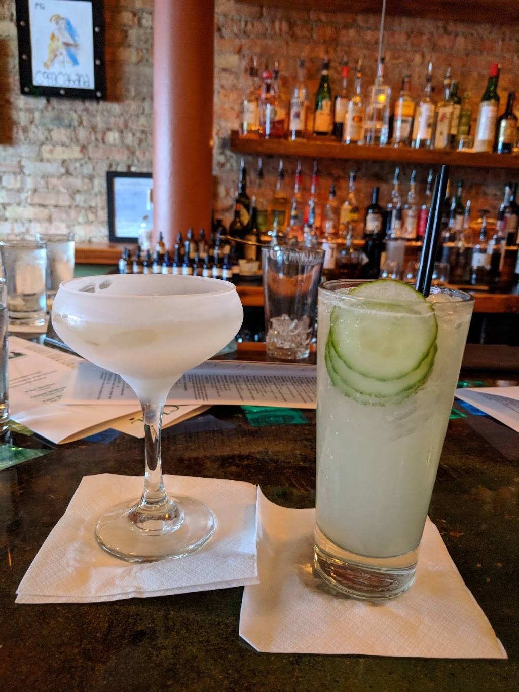 Social Urban Bar & Restaurant | restaurant | 509 E State St, Rockford, IL 61104, USA | 8157080877 OR +1 815-708-0877