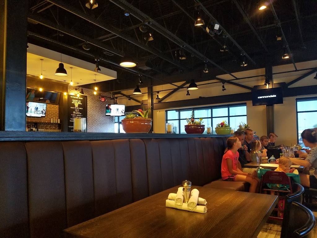 Oak & Pie | restaurant | 2244 N Greenwich Rd #900, Wichita, KS 67226, USA | 3167686900 OR +1 316-768-6900